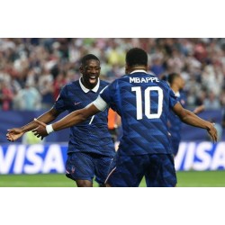 Frankreich besiegte den Irak mit 3-0 Frankreich besiegte den Irak mit 3-0